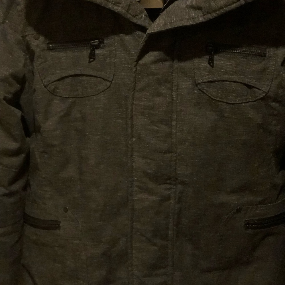 Aritzia winter parka in size small. 10/10 condition. Smoke and pet free home